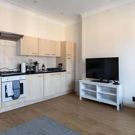 Two Bedroom Apartment In Tooting London Bagian luar foto
