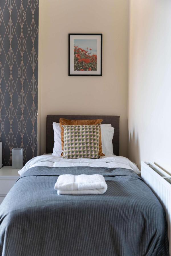 Two Bedroom Apartment In Tooting London Bagian luar foto